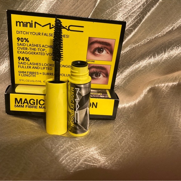 MINI MAC MAGIC EXTENSION MASCARA - Picture 6 of 6